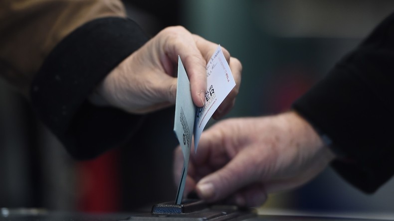 Primaire : la participation peu élevée, conséquence d’une matinée «aux températures polaires»