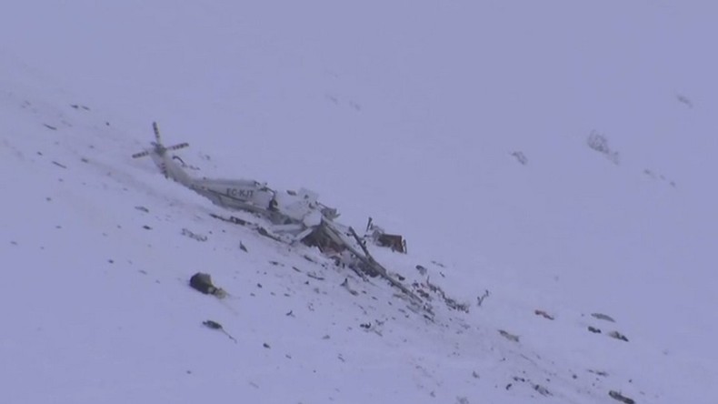 Premières images d’Italie, où un hélicoptère s’est écrasé dans les Abruzzes
