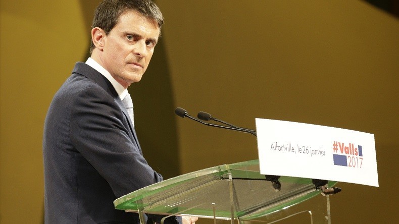 Après la gifle et la farine, le meeting de Manuel Valls à Alfortville à nouveau perturbé (VIDEO)