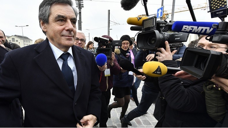 «Du Bolloré derrière» ? iTélé accusé d'avoir censuré l'affaire Pénélope Fillon sur ses antennes