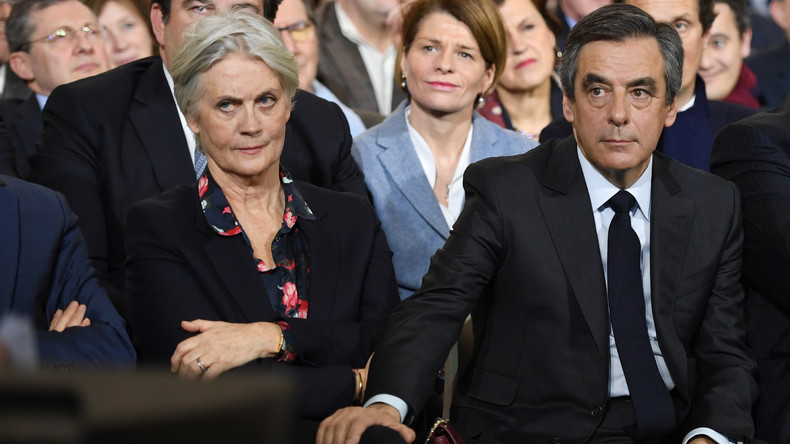 Un «timing» étrange : l'argument des proches de Fillon pour décrédibiliser les «boules puantes»