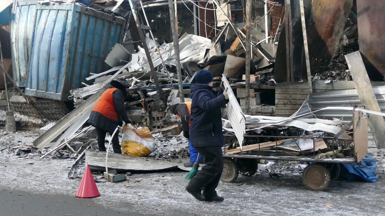 Ukraine : Donetsk se relève après plusieurs jours de bombardements