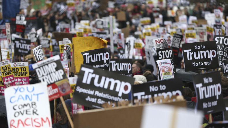 Immigration : Facebook, Twitter, Google et Netflix dénoncent le décret Trump devant la justice