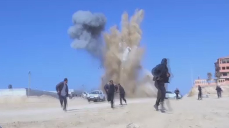 Bande de Gaza: Israël frappe en représailles des positions du Hamas (VIDEO)