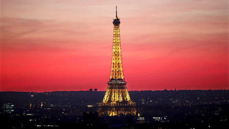 Un mur pare-balles pour protéger la Tour Eiffel, les internautes fulminent