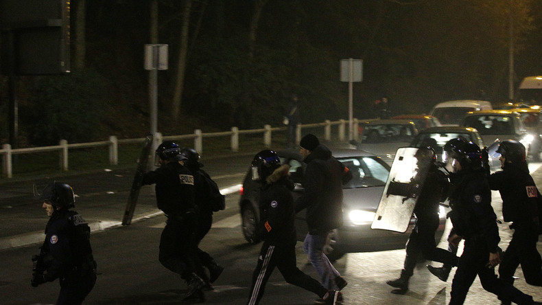 Justice pour Théo : violents incidents en marge d'une manifestation à Bobigny (VIDEOS)