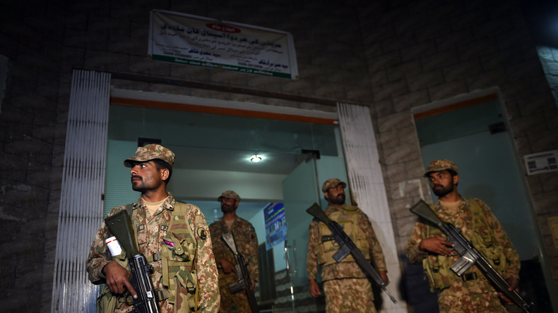 Pakistan : vaste opération sécuritaire à travers le pays après un attentat-suicide meurtrier
