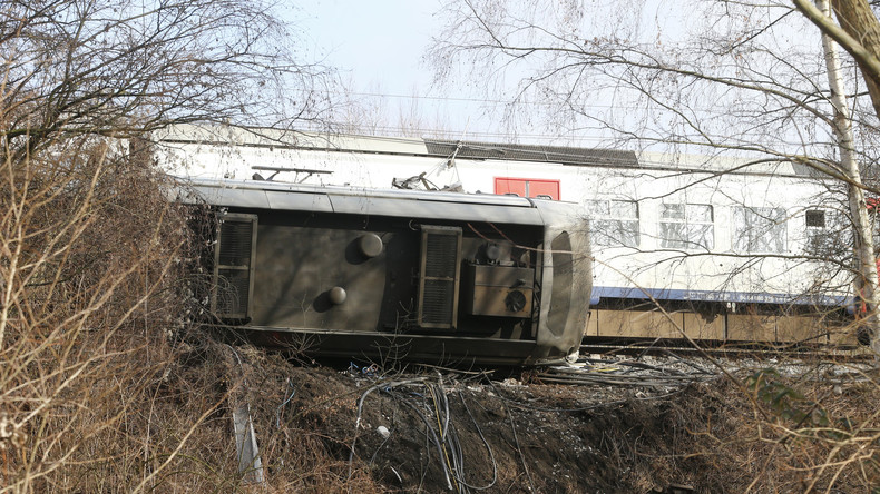 Le déraillement d'un train en Belgique fait un mort et au moins 27 blessés (PHOTOS)