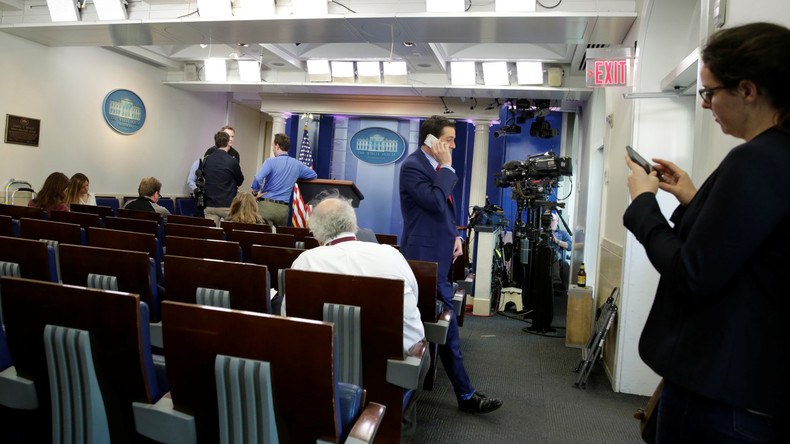 CNN et le New York Times privés d'accès au briefing de la Maison-Blanche
