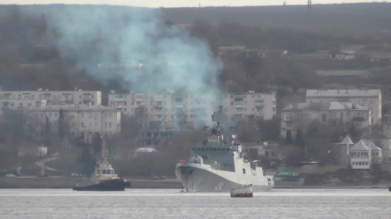 La frégate Amiral Grigorovitch a mis le cap sur les côtes syriennes (VIDEO)