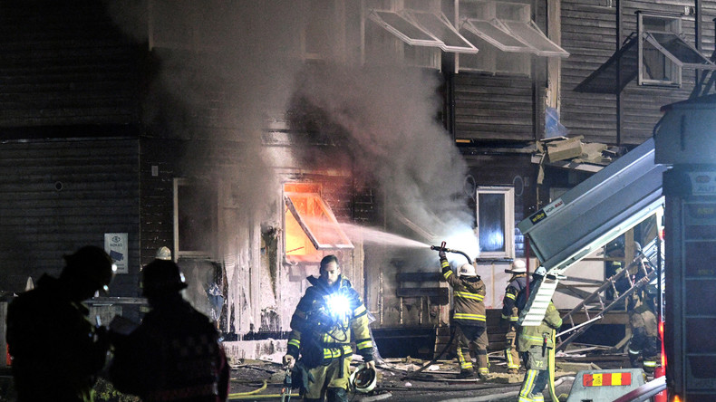 Un incendie dans l'un des plus grands centres de réfugiés suédois fait plusieurs blessés