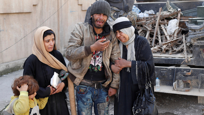 Des civils «effrayés, fatigués et affamés» fuient Mossoul à cause du manque d’eau et de médicaments