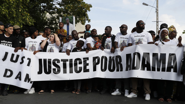 Soupçonné d'avoir tiré sur les forces de l'ordre, un frère d'Adama Traoré mis en examen