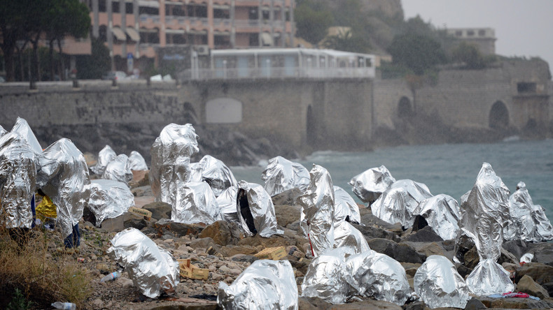750 euros d'amende pour un photographe qui aurait incité des migrants à forcer la frontière