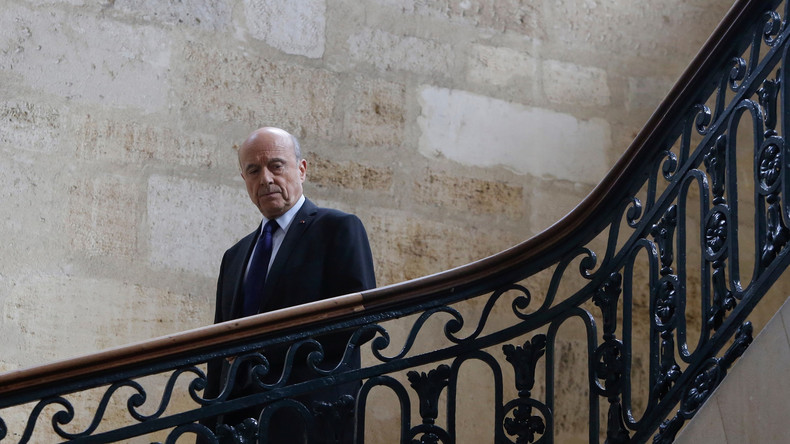 Désistement de Juppé : amertume à droite, le FN raille, Macron conforté dans ses choix stratégiques