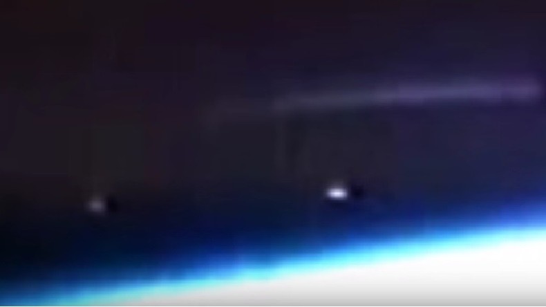 Un «vaisseau mère» filmé en direct de la station spatiale internationale ? (VIDEO)
