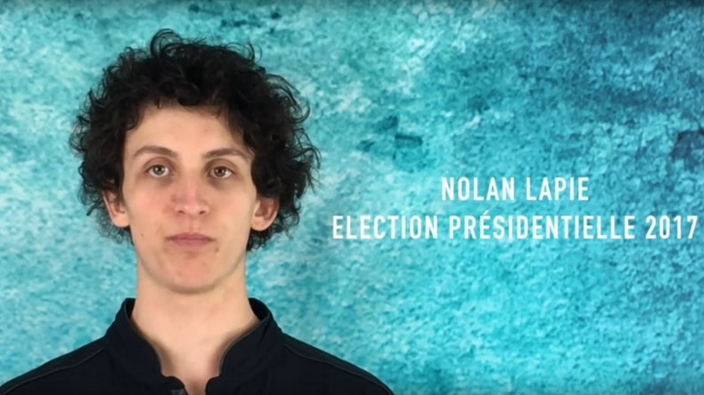 Le jeune homme qui a giflé Manuel Valls annonce sa candidature à la présidentielle (VIDEO)