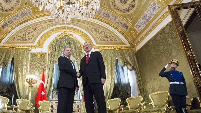 Poutine et Erdogan se félicitent d'avoir entièrement normalisé les relations