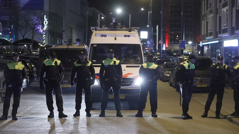 L'ambassade des Pays-Bas en Turquie bouclée après qu'une ministre turque a été bloquée à Rotterdam