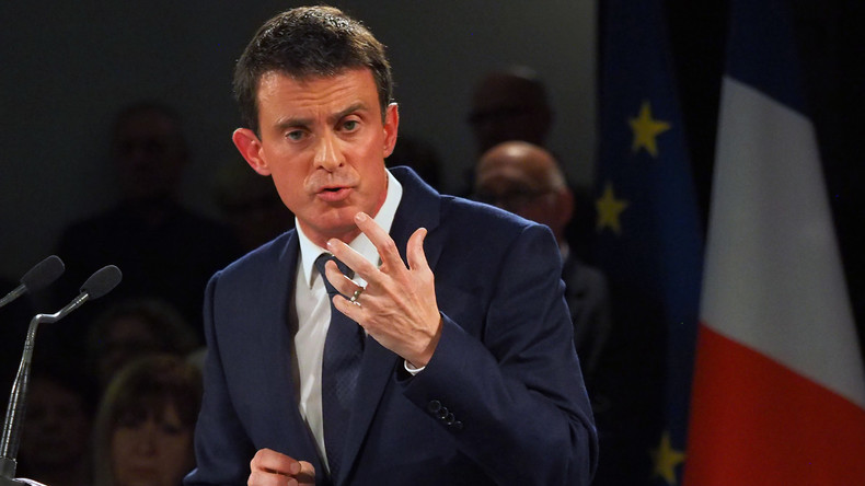 Valls dément s'apprêter à appeler à voter Macron