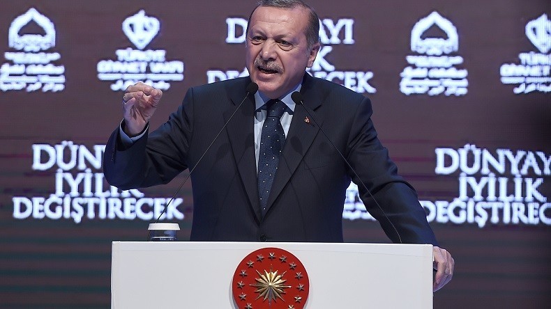 «Leur nature est pourrie» : quand Erdogan accuse les Pays-Bas du massacre de Srebrenica