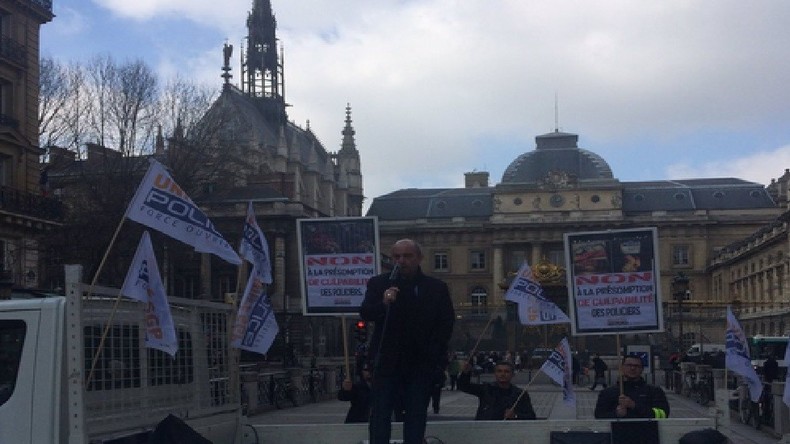 Manifestation des policiers contre la condamnation de Damien Saboundjian (IMAGES)