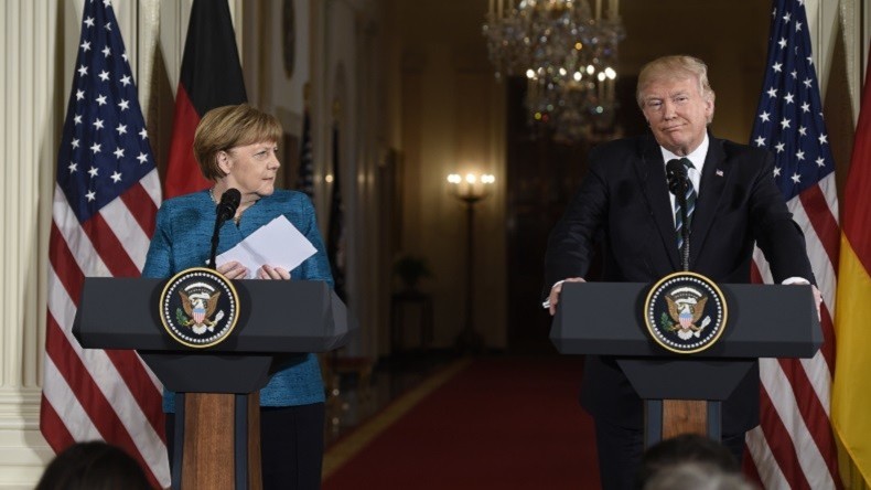 «L’immigration est un privilège, pas un droit», lance Trump à Merkel pour leur première rencontre
