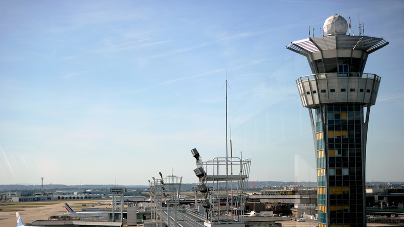 Orly : un homme armé attaque un militaire en se disant prêt à mourir «par Allah» (EN CONTINU)