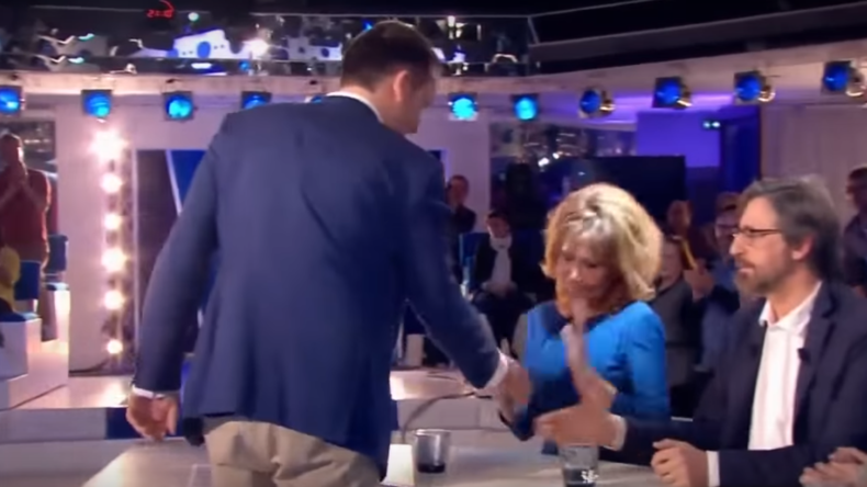 «Elegante» ou «mal élevée» ? Clémentine Célarié refuse de serrer la main de Philippot (VIDEO)