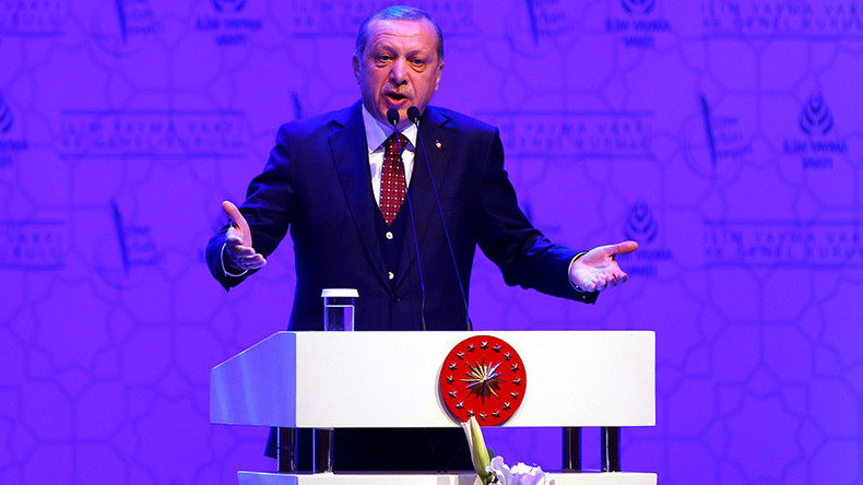 Les Européens «pourraient remettre en place des chambres à gaz», assure Erdogan