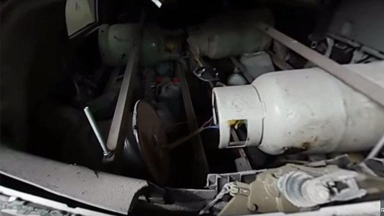 Lors d'un reportage à 360°, Ruptly filme une voiture piégée prête à l'emploi à Mossoul