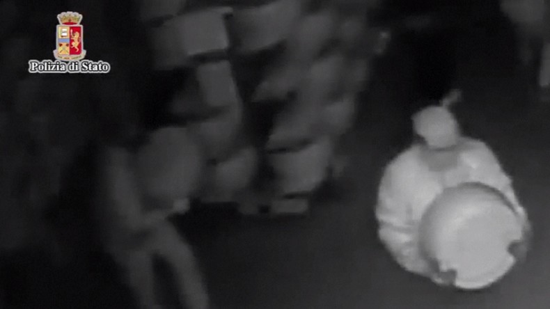 Braquage à l’italienne : une caméra de surveillance filme des voleurs de parmesan à Modène (VIDEO)