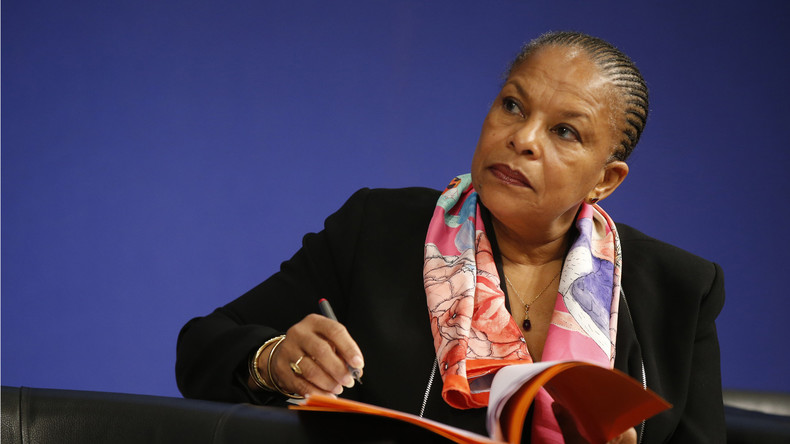 Taubira appelle au dialogue en Guyane, «sinon, le blocage va durer»