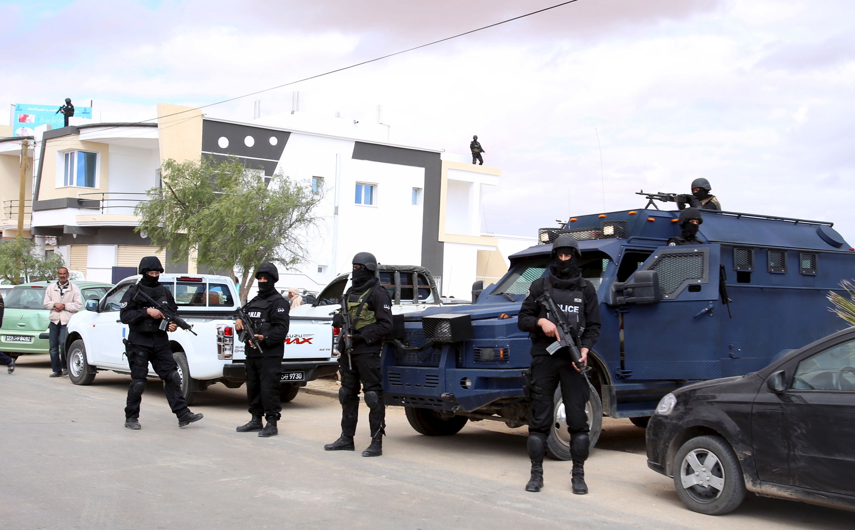 Un policier tué dans une «attaque terroriste» en Tunisie ...