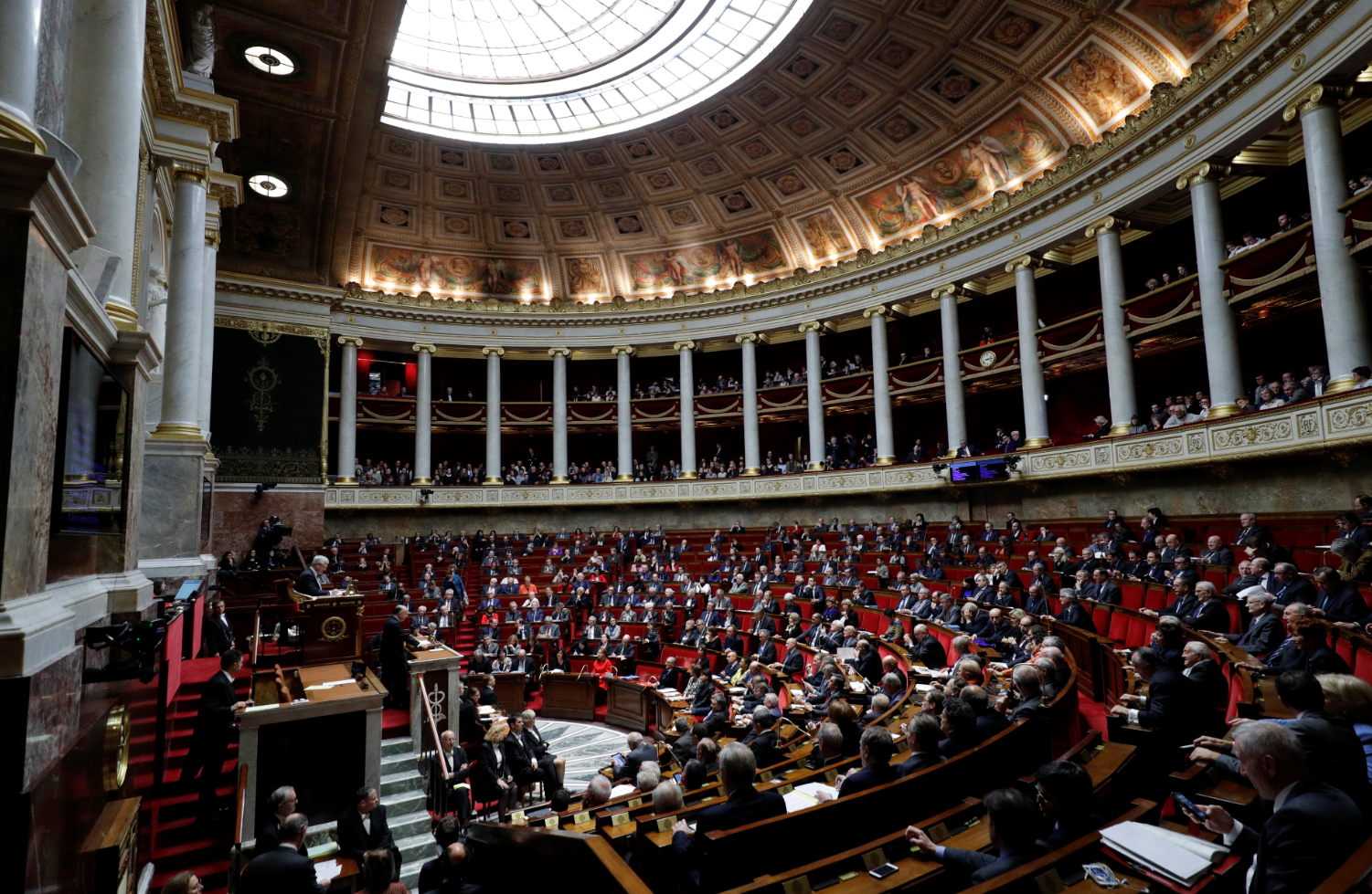 Et si Bernard Cazeneuve refusait de quitter Matignon après la présidentielle ?