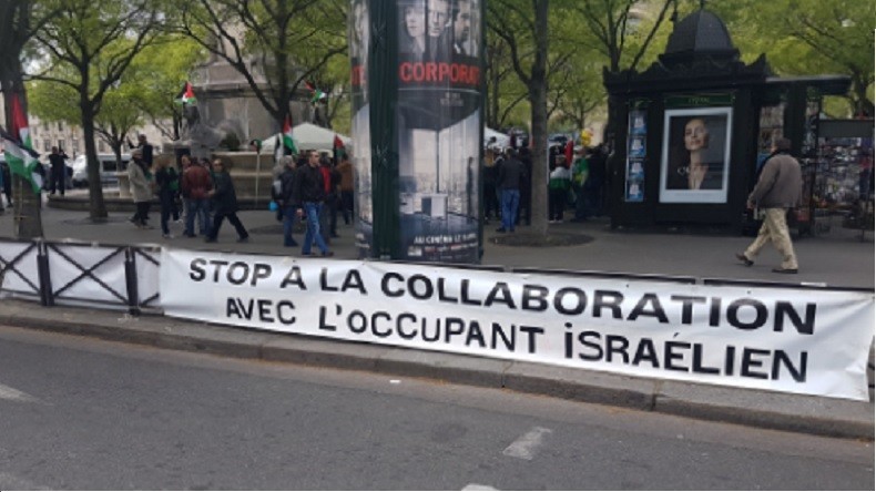 Partisans et opposants du mouvement de boycott d'Israël manifestent à Paris (IMAGES)