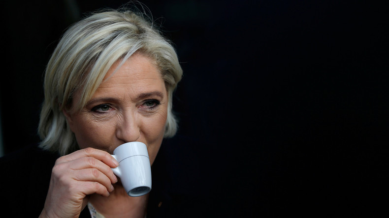 Avant de négocier la sortie de l'euro, Le Pen souhaite attendre les élections allemande et italienne