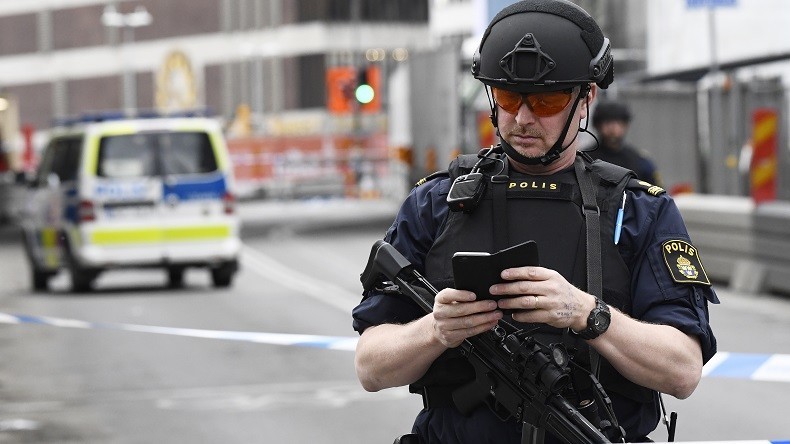 Ce que l’on sait de l’attentat au camion à Stockholm, qui a fait quatre morts et 15 blessés
