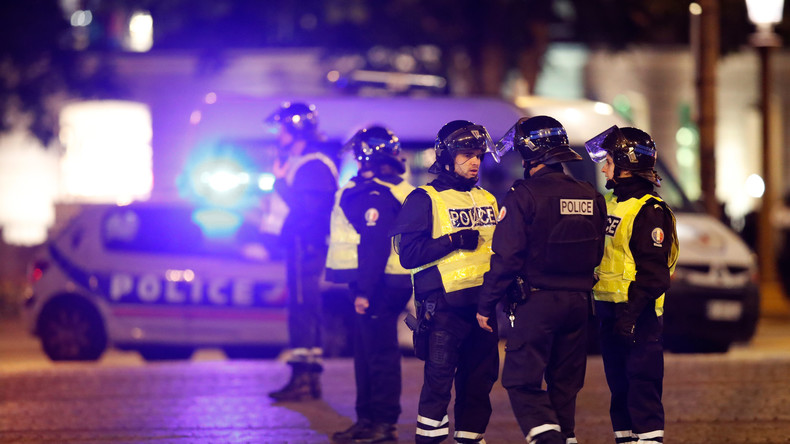 La classe politique française réagit à chaud à la fusillade des Champs-Élysées