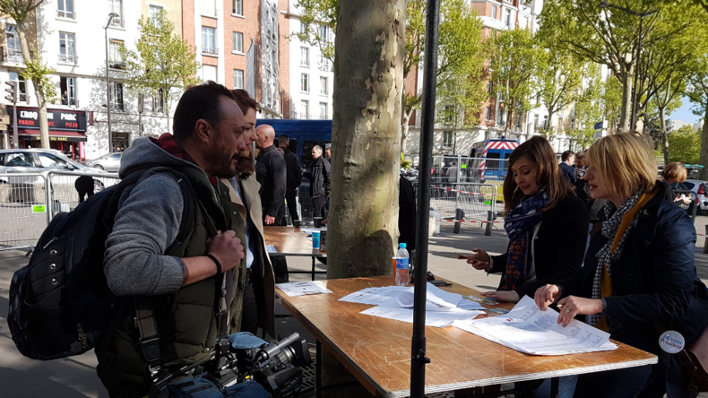 Les journalistes de RT se voient refuser l'accès au QG d'Emmanuel Macron (VIDEO)
