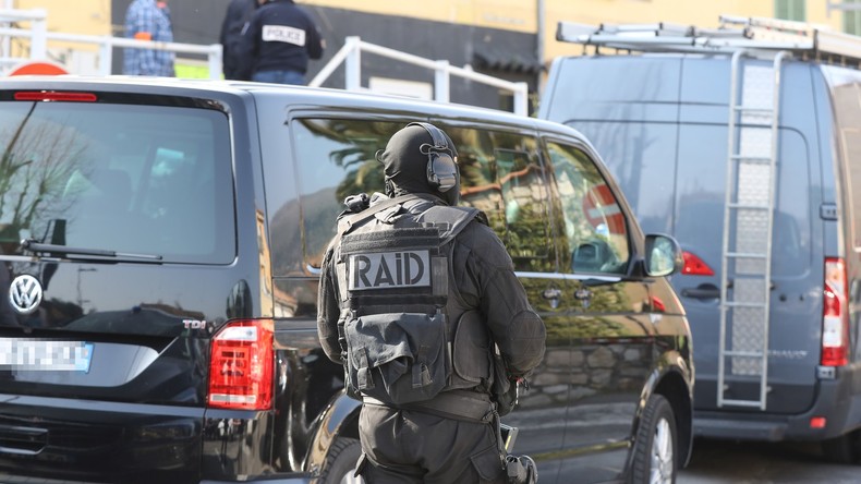 Attentat déjoué avant la présidentielle : les deux supects auraient eu pour cible des lieux de fête