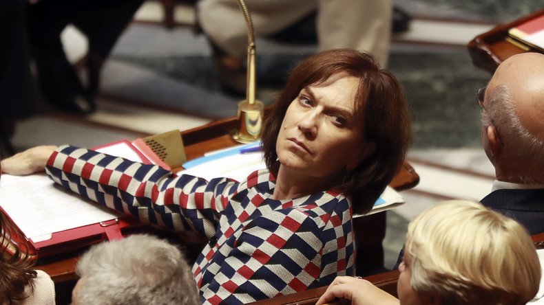 Deuxième tour : une cinquantaine de féministes appellent à faire barrage à Marine Le Pen