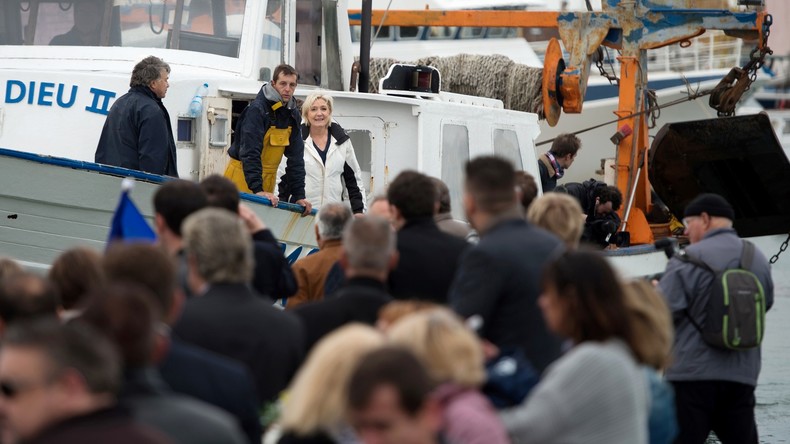 Marine Le Pen part en chalutier, «Bonne promenade», ironise Emmanuel Macron