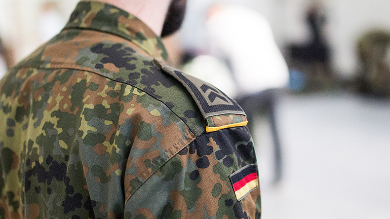 Un soldat allemand qui prétendait être un réfugié syrien arrêté, suspecté d'un projet d'attentat