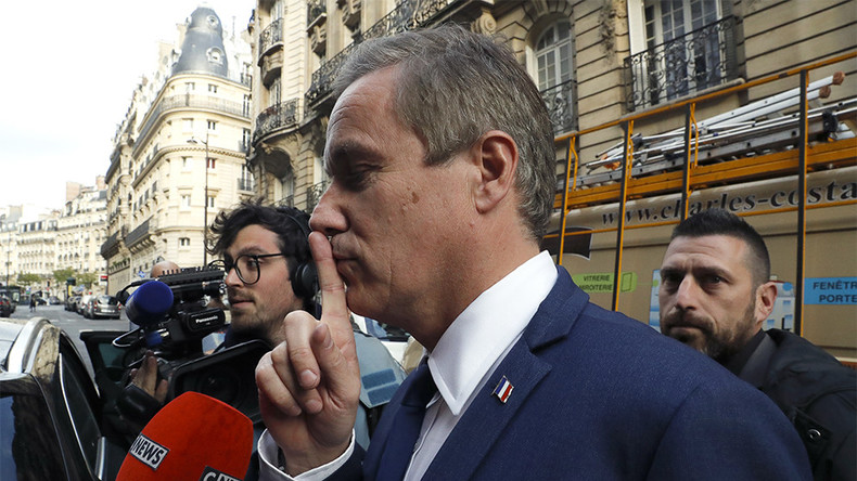«La France à la croisée des chemins» : Nicolas Dupont-Aignan annonce qu'il soutiendra Marine Le Pen