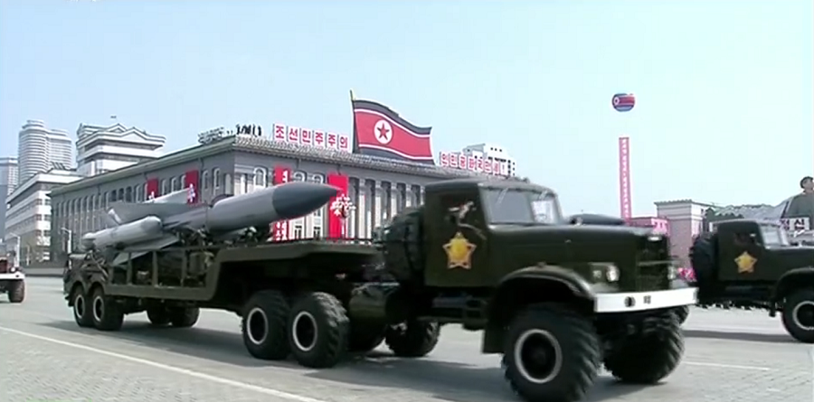 Pyongyang dévoile ses missiles balistiques mer-sol lors d'une parade militaire (PHOTOS, VIDEOS)