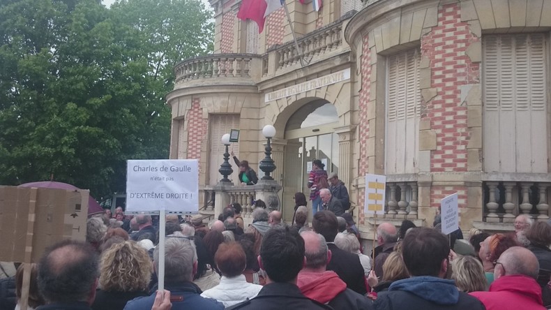 Manifestations anti-Dupont-Aignan : des «protestataires» très encartés (VIDEO)