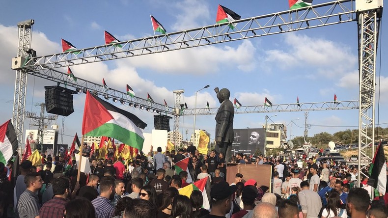 Ramallah: des milliers de Palestiniens manifestent pour soutenir les prisonniers en grève de la faim
