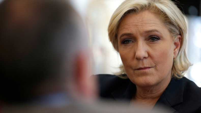 «Compte aux Bahamas» : Le Pen ne se sent «pas du tout» visée par la plainte de Macron