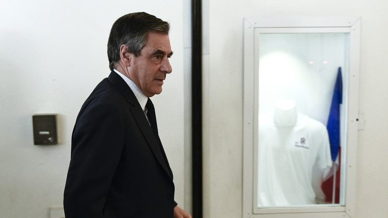 Soupçons d'emplois fictifs : François Fillon convoqué le 30 mai par les juges